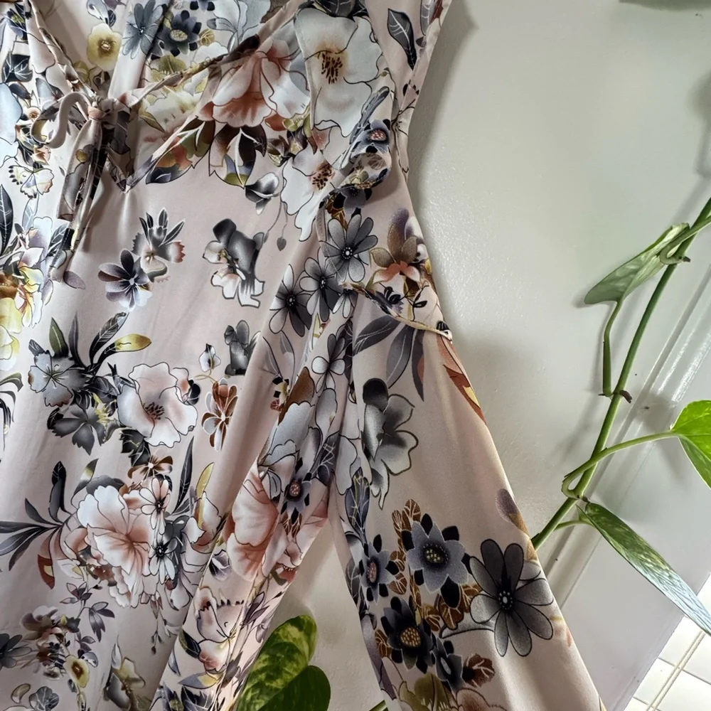 Floral Ruffle Sleeve Blouse 2X - Picture 4 of 5
